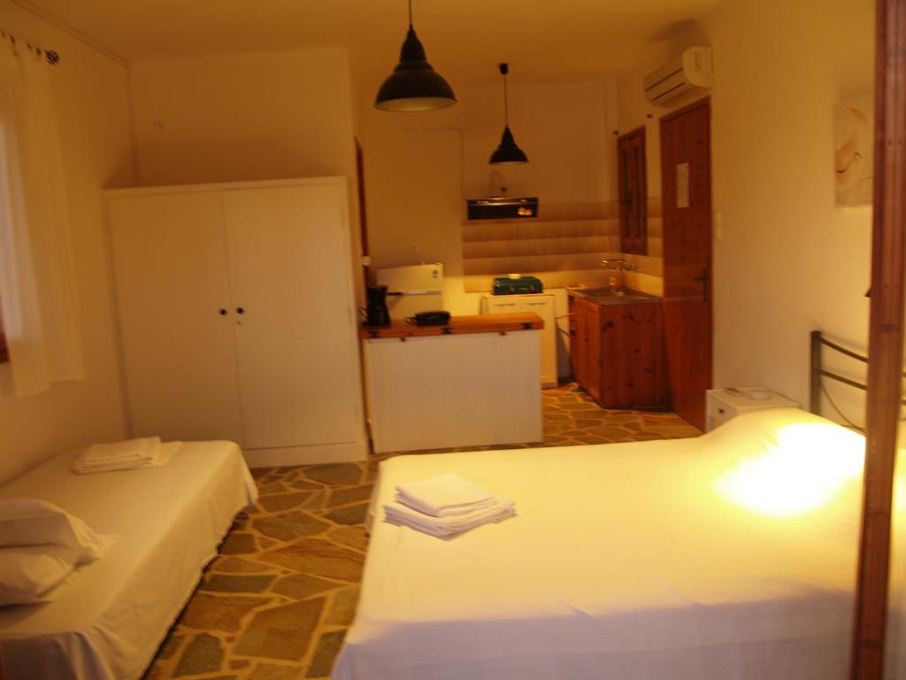 Mandalena'S Apartment Souvala Room photo